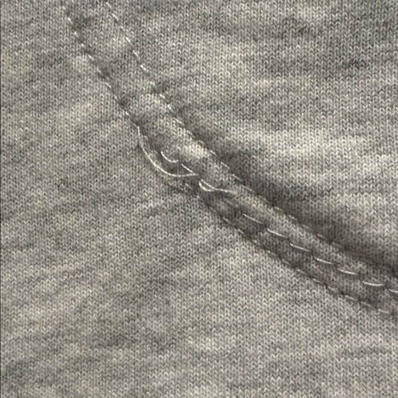 Cotton On - Women's Rhodes Graphic Boxy Crew Sweatshirt. Size Large. Grey. - Picture 10 of 16